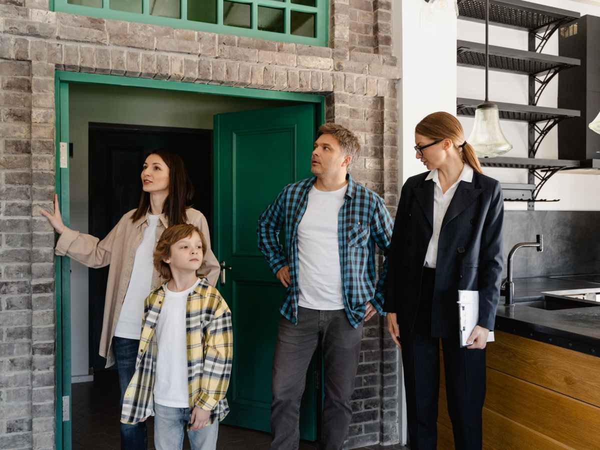 Jak rozpocząć karierę w nieruchomościach?